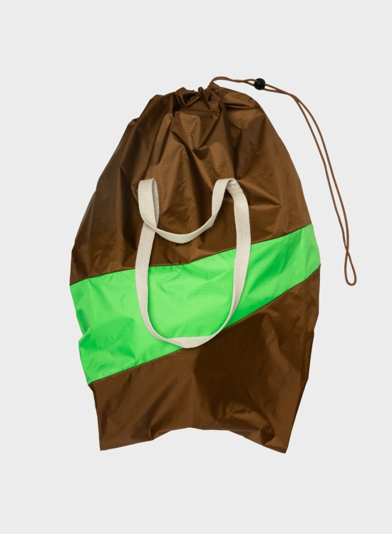 Susan Bijl, the New Trash bag hazel & greenscreen