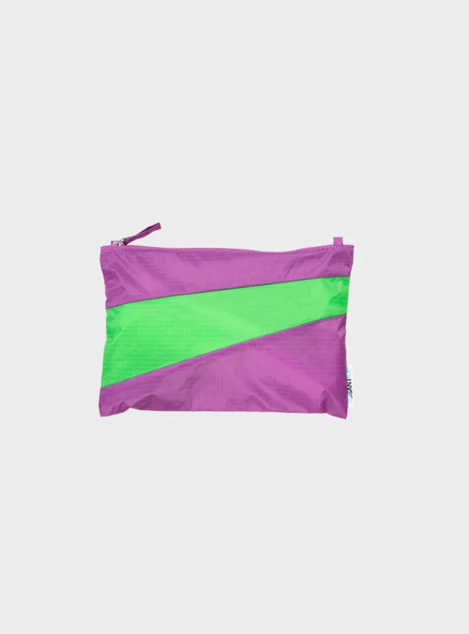 The new Pouch dark echo & greenscreen, medium