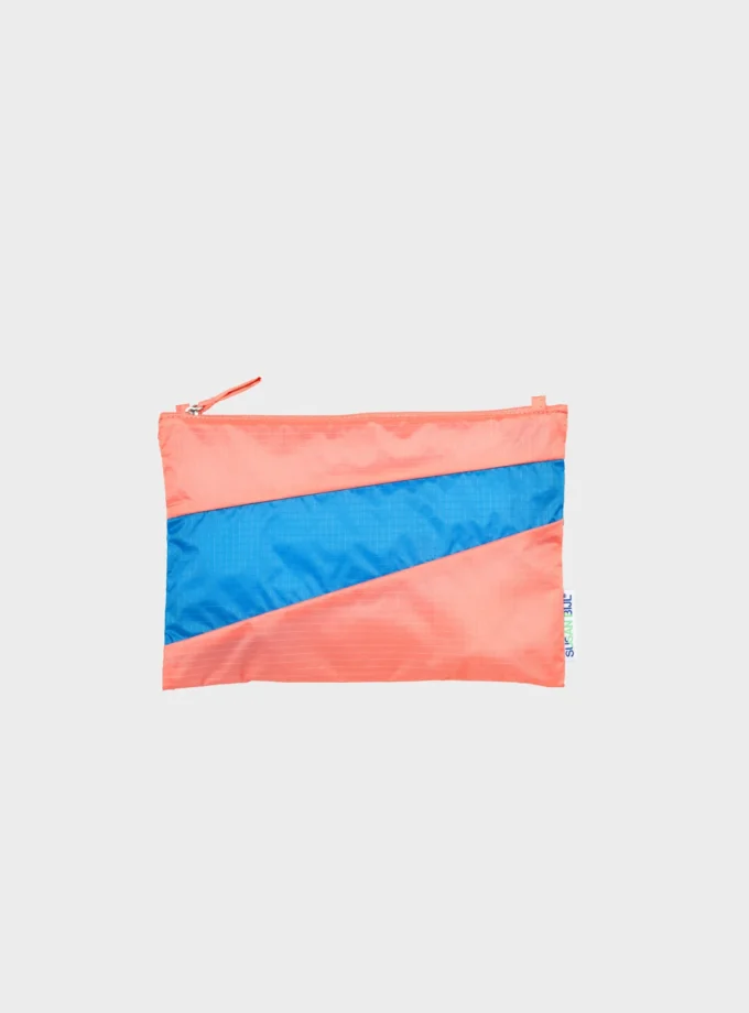 The new Pouch dark coral & wave, medium